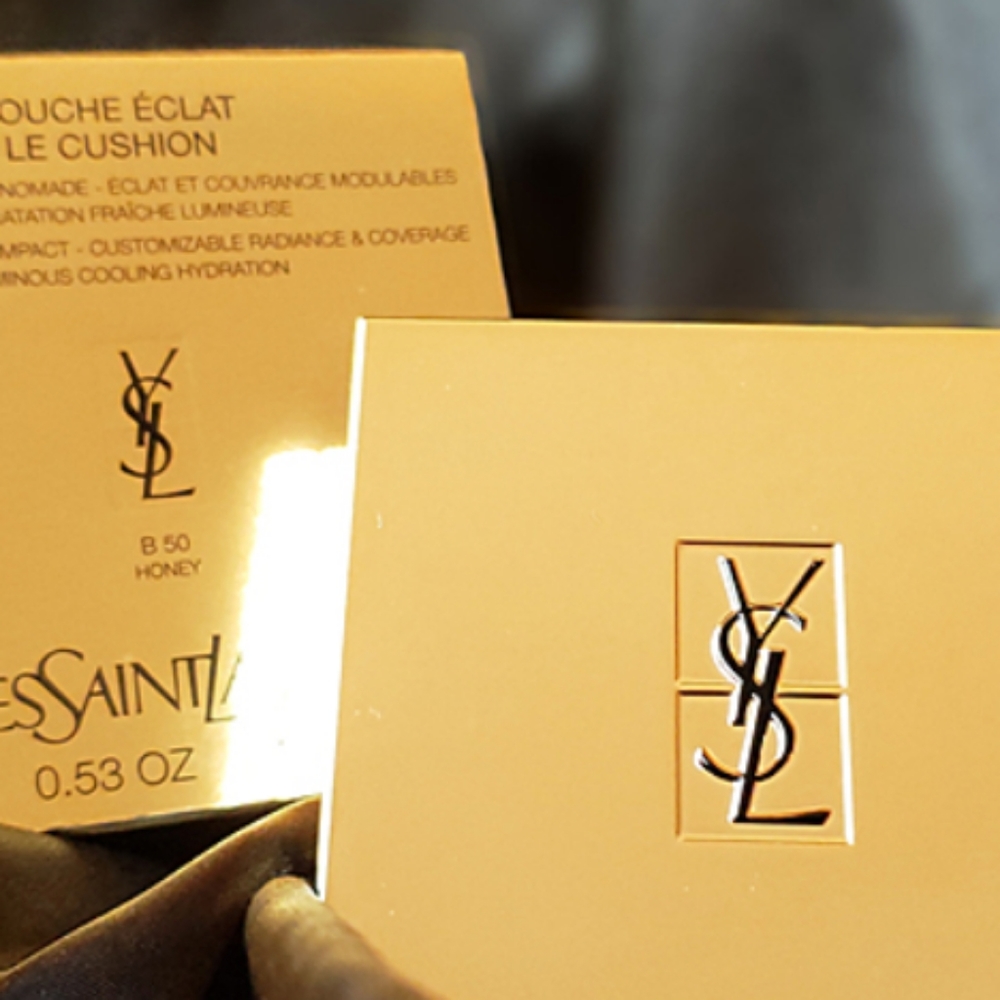 Yves Saint Laurent foundation compact B20 ivory